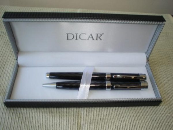 Conjunto de Caneta Esferográfica e Roller