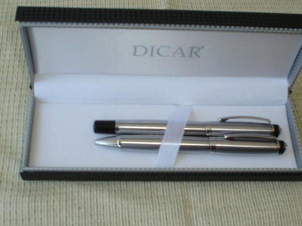 Conjunto de Caneta Esferográfica e Roller