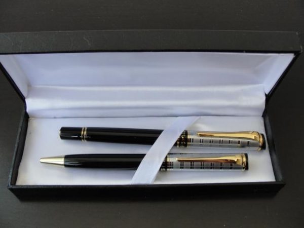 Conjunto de Caneta Esferográfica e Roller