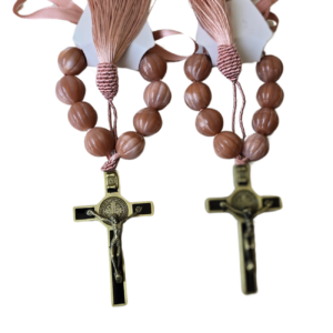 Dezena Em Perolas Coloridas Crucifixo Dourado